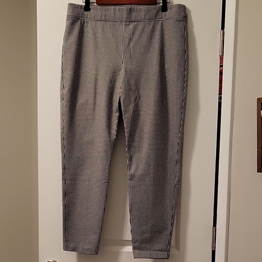 Talbots Skinny Black and White Pants